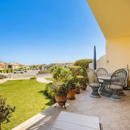 Em Luxury Golf * 拉哥斯